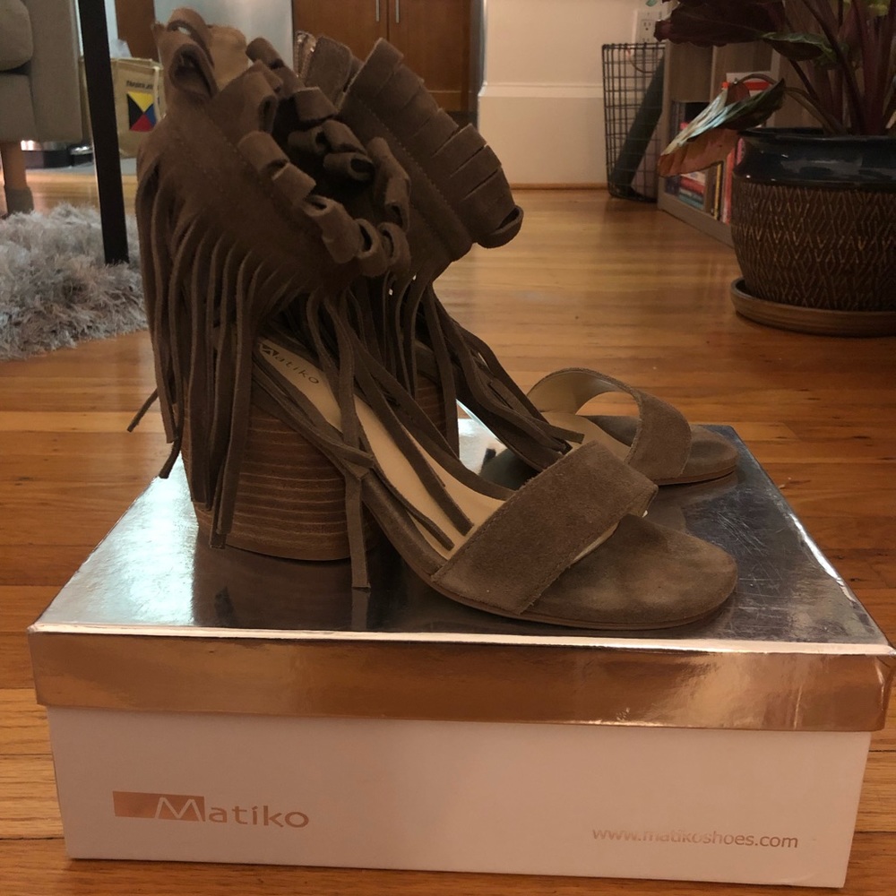 Fringe Heels - Picture 4 of 8